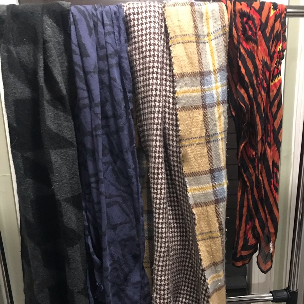 SCARVES